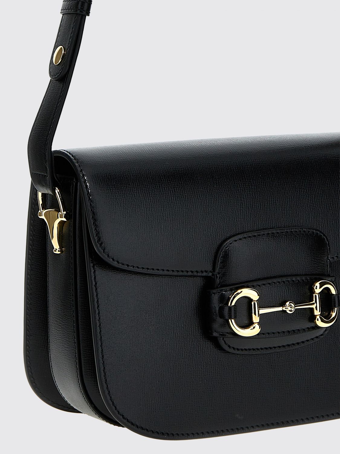 woman's shoulder bag