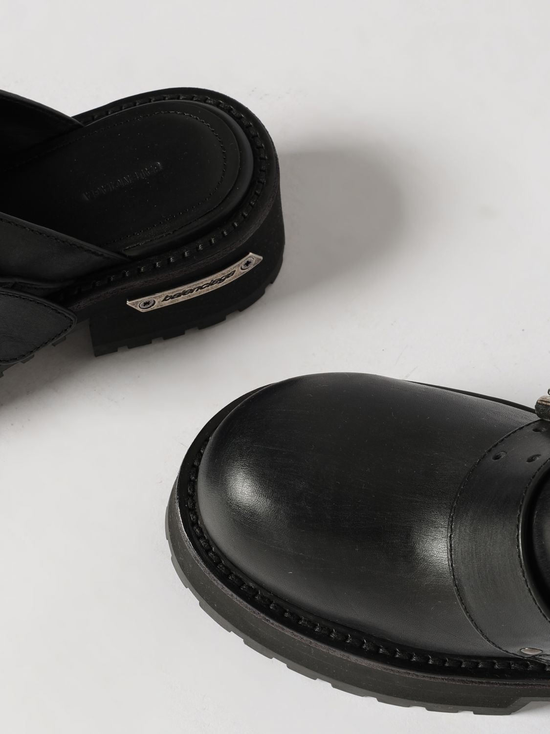 venom leather mules