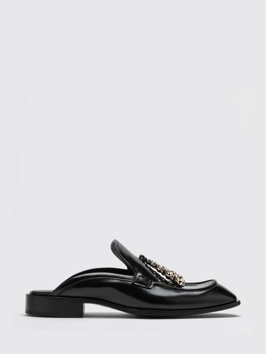 woman's flat shoes