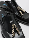 woman's flat shoes