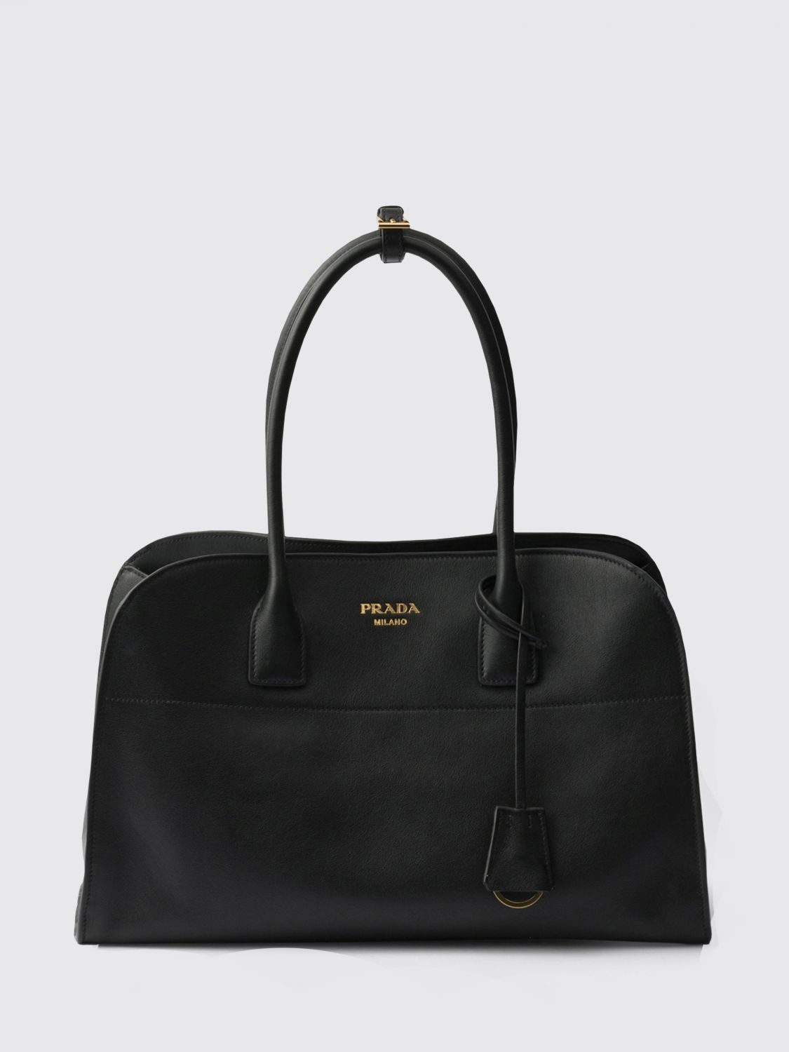 woman's shoulder bag
