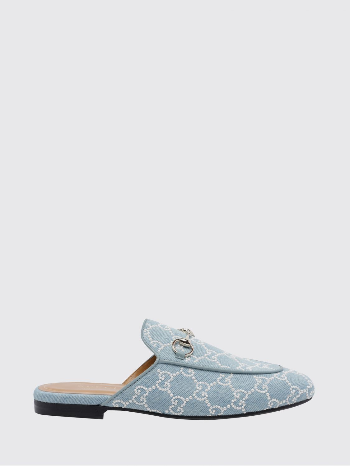 woman's flat shoes