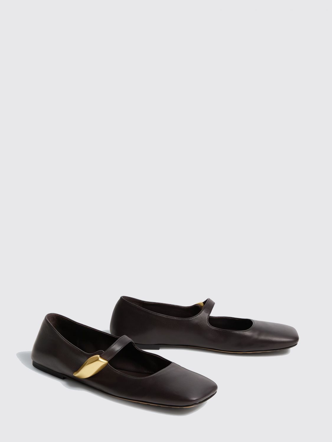 ballet flat woman