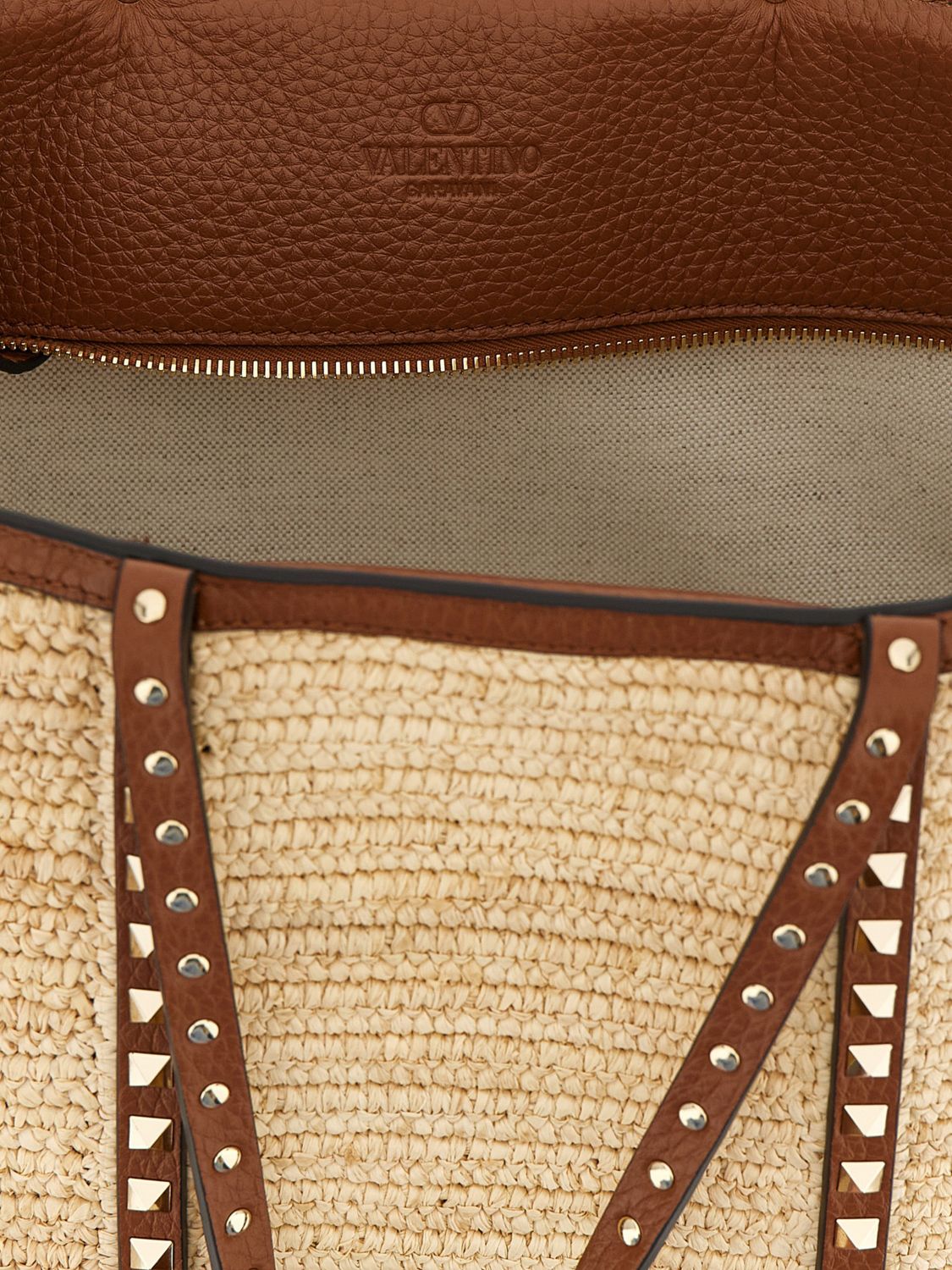woman's tote bag