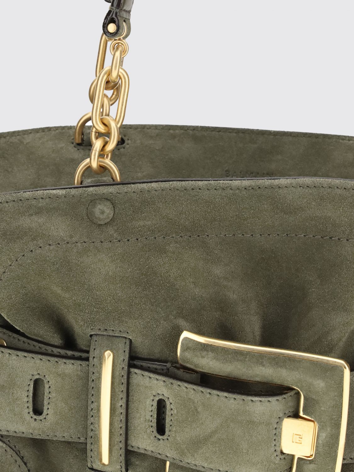 woman's shoulder bag