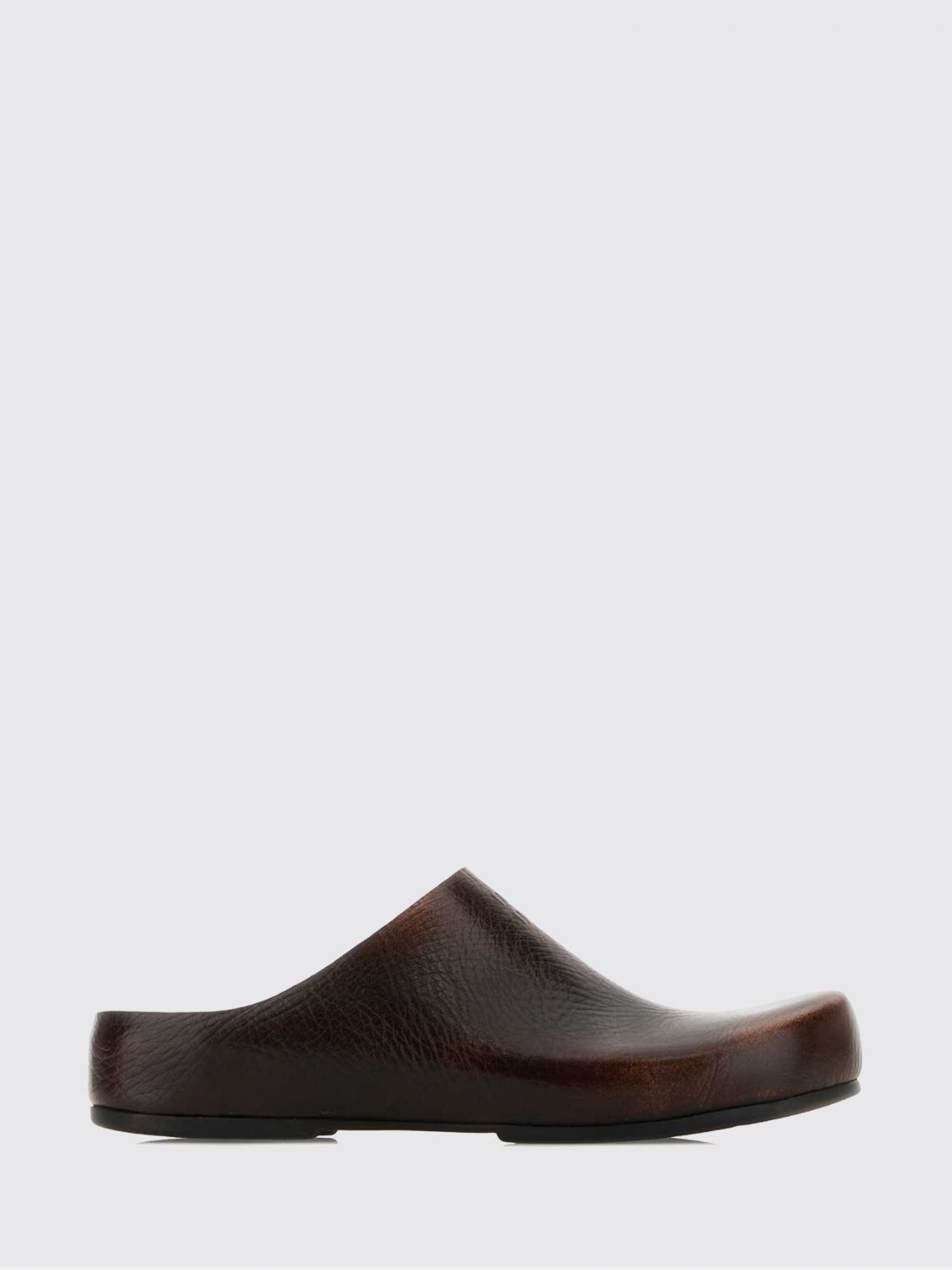 woman's flat shoes