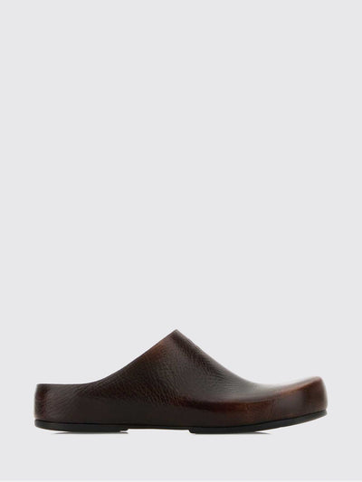 woman's flat shoes