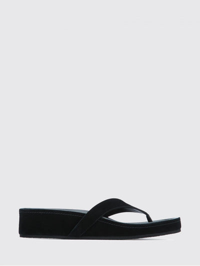 woman's heeled sandal