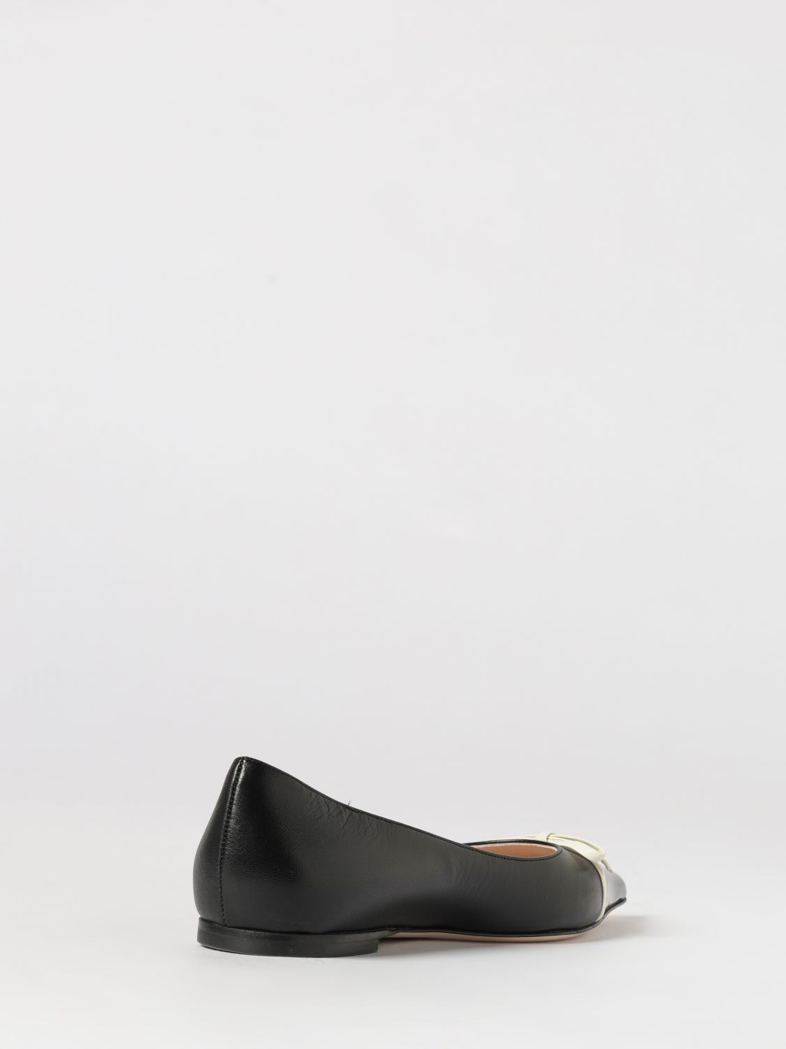 ballet flat woman