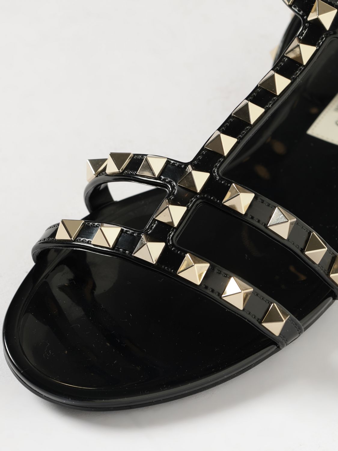 heeled sandal woman