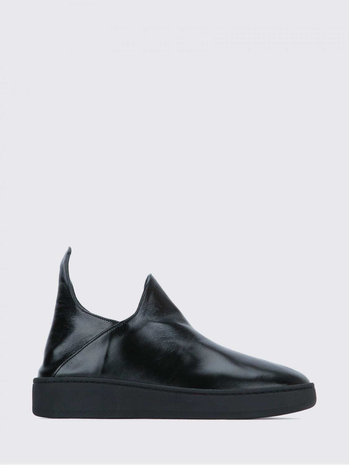 woman's sneakers