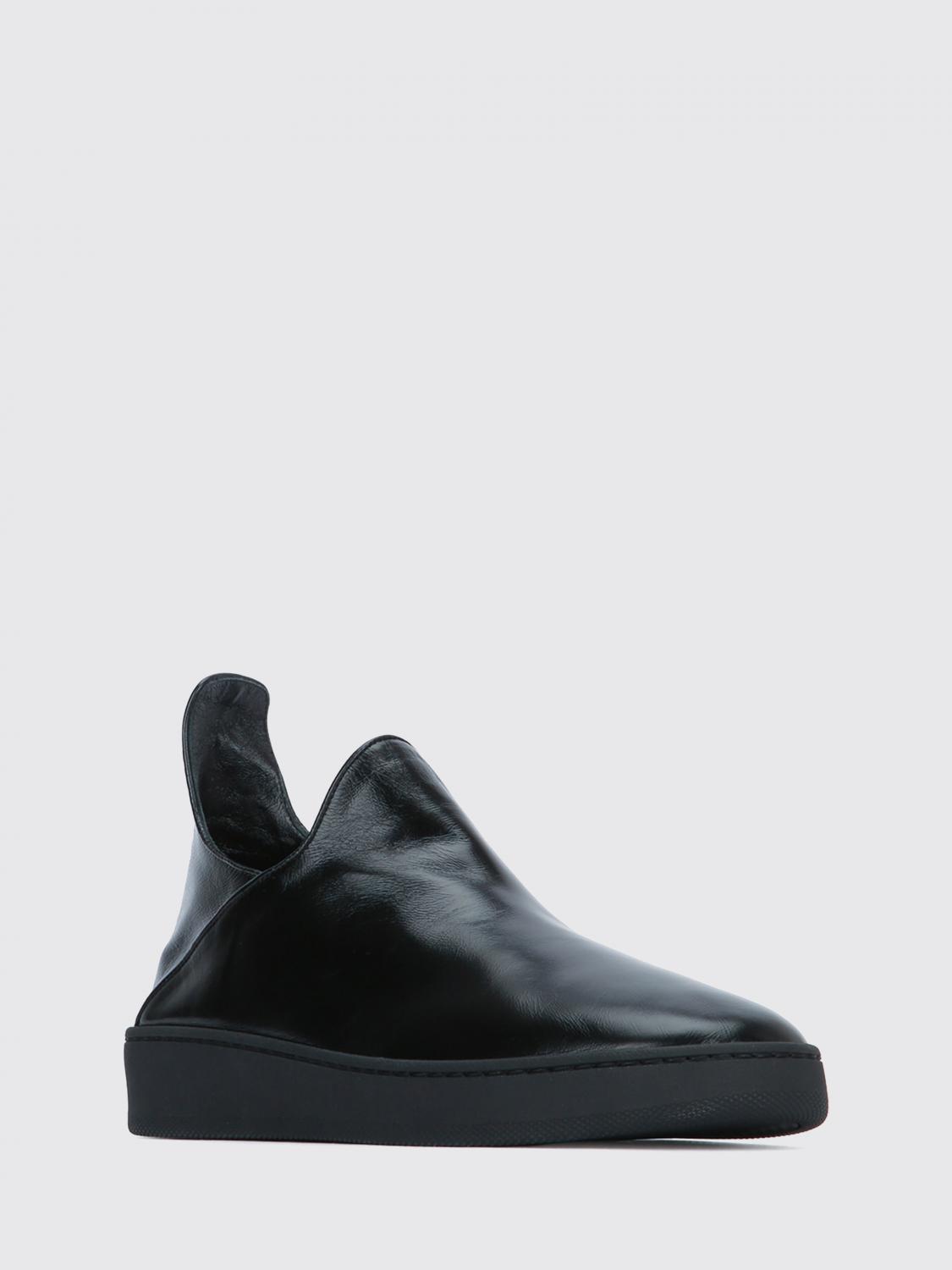 woman's sneakers