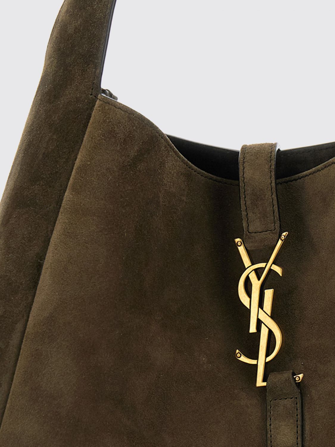 woman's shoulder bag