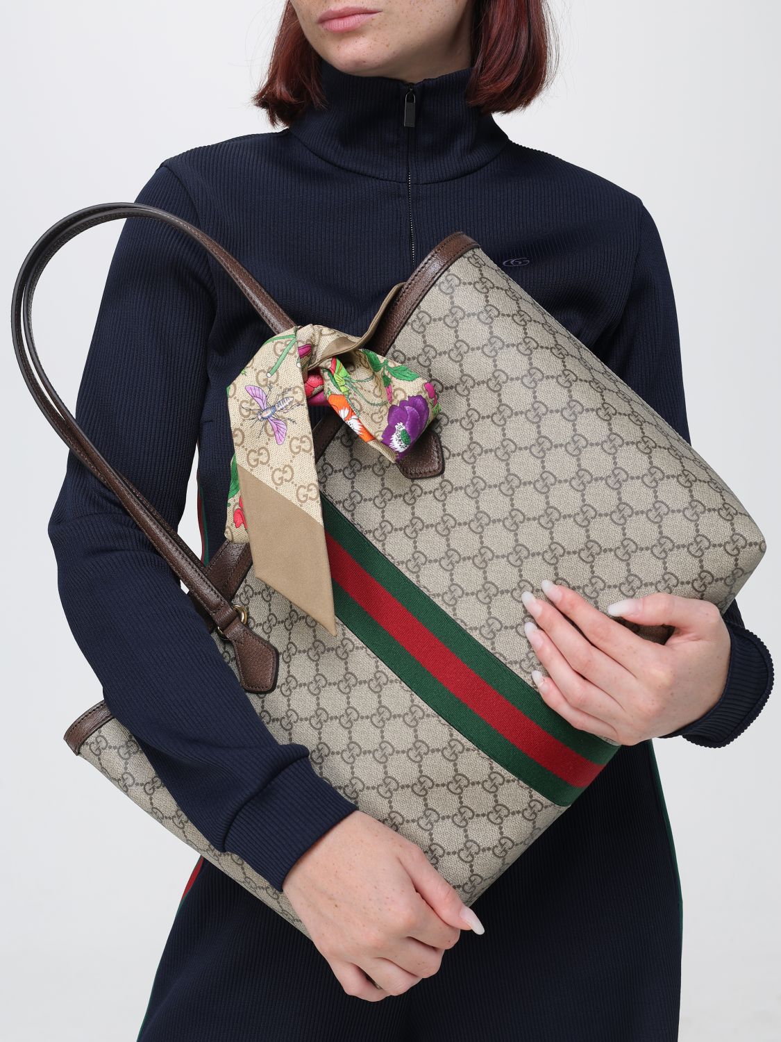 ophidia gg supreme shoulder bag with web stripe