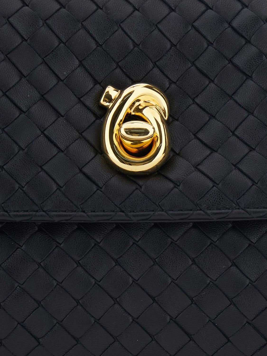 madison shoulder bag in intrecciato leather with chain strap