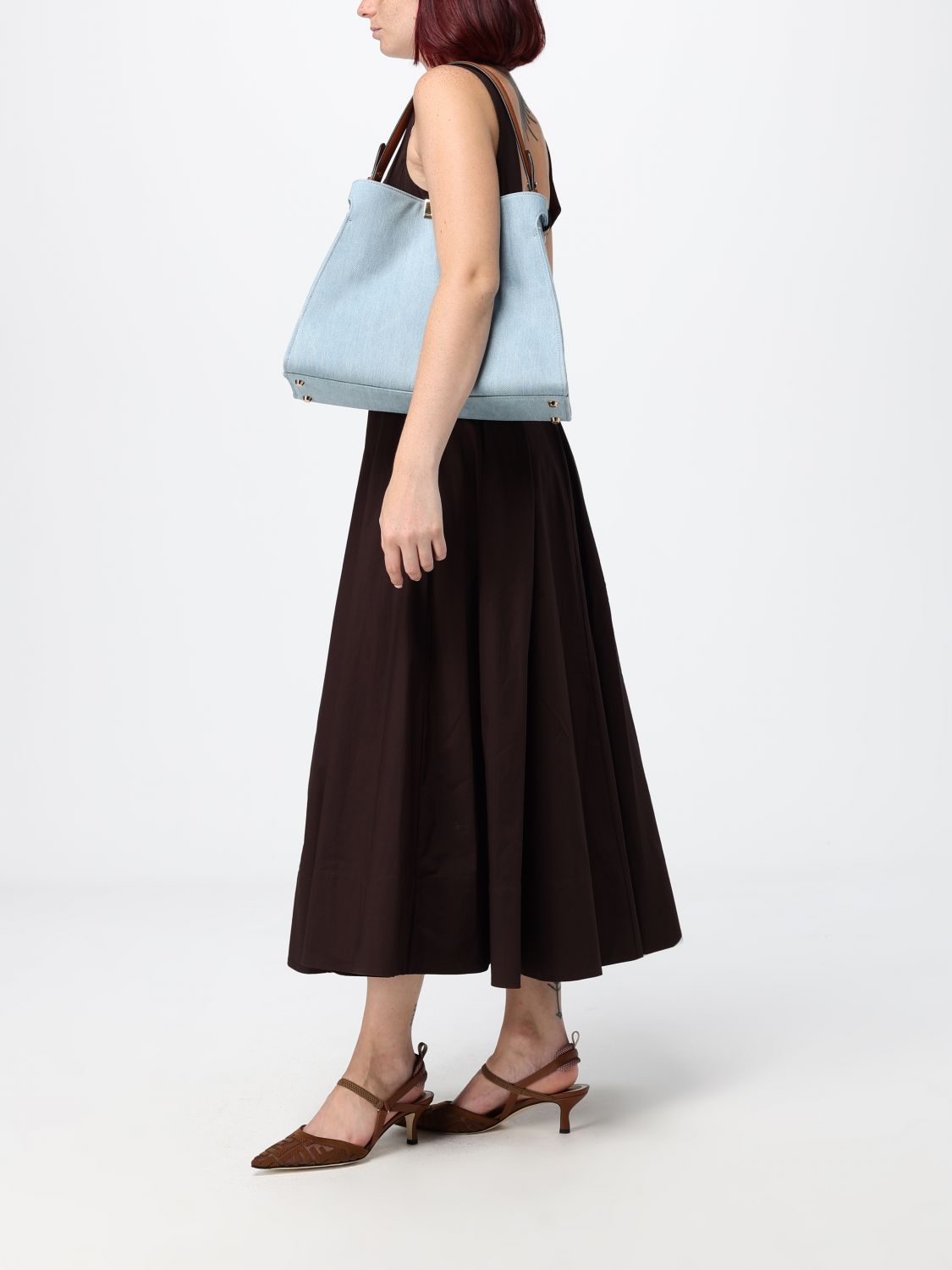 woman's shoulder bag
