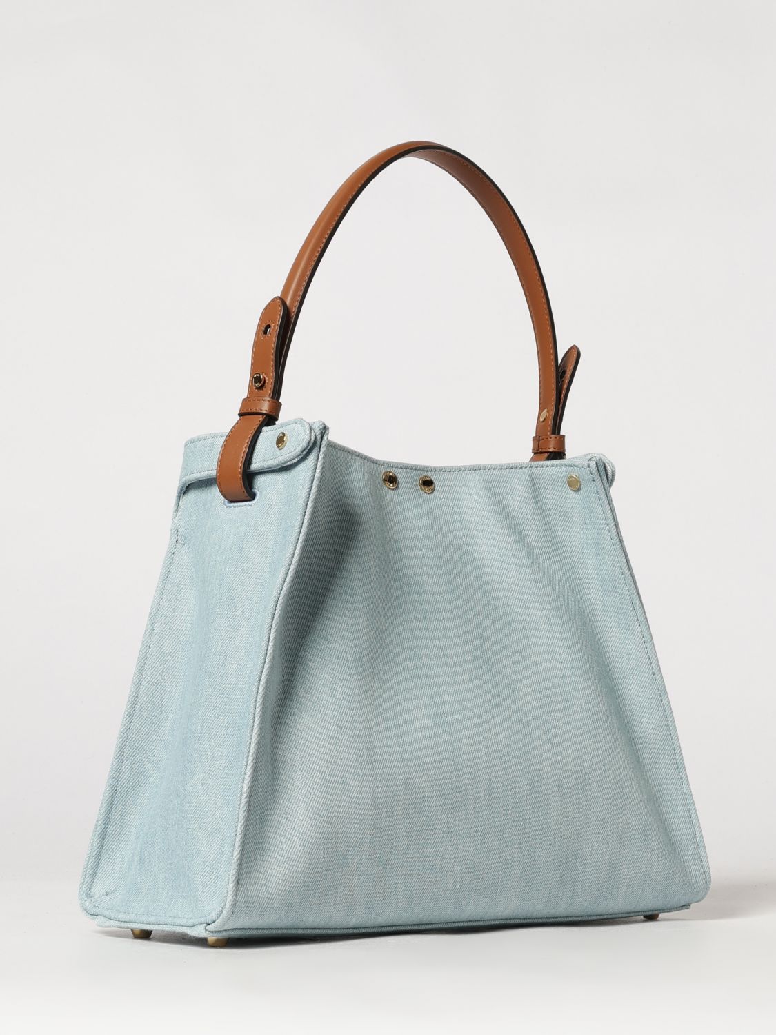 woman's shoulder bag