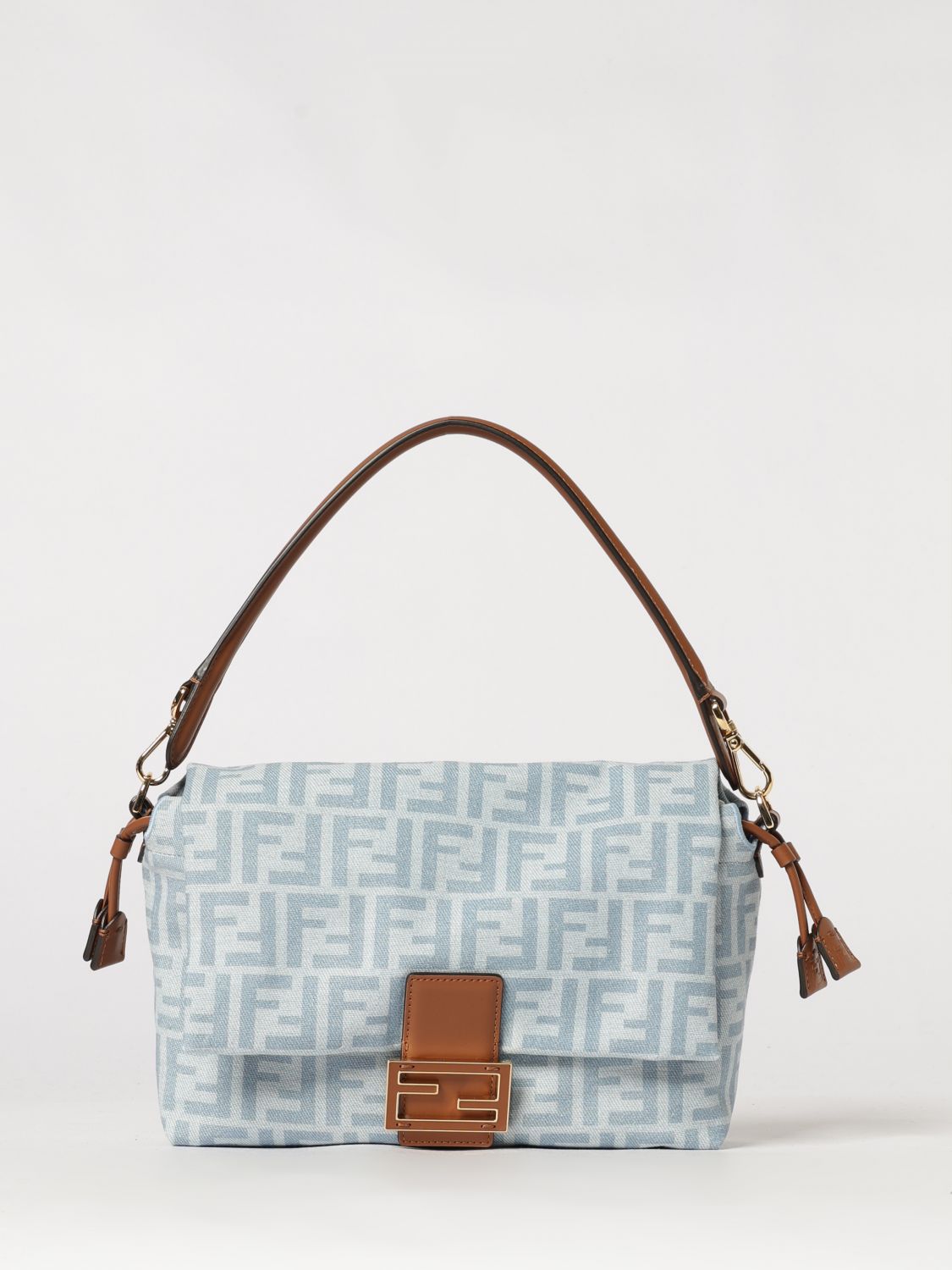 woman's shoulder bag