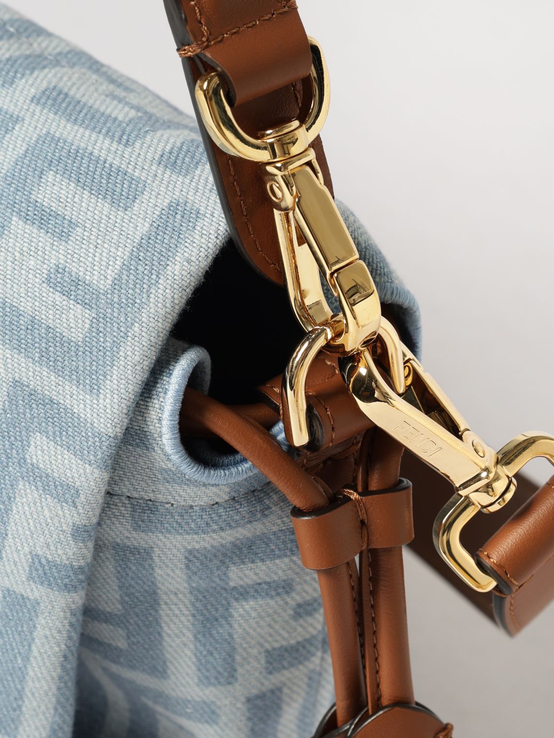woman's shoulder bag