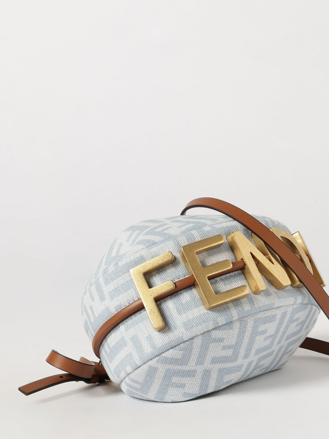 woman's tote bag
