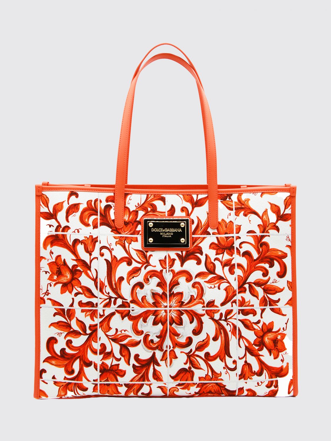 woman's shoulder bag
