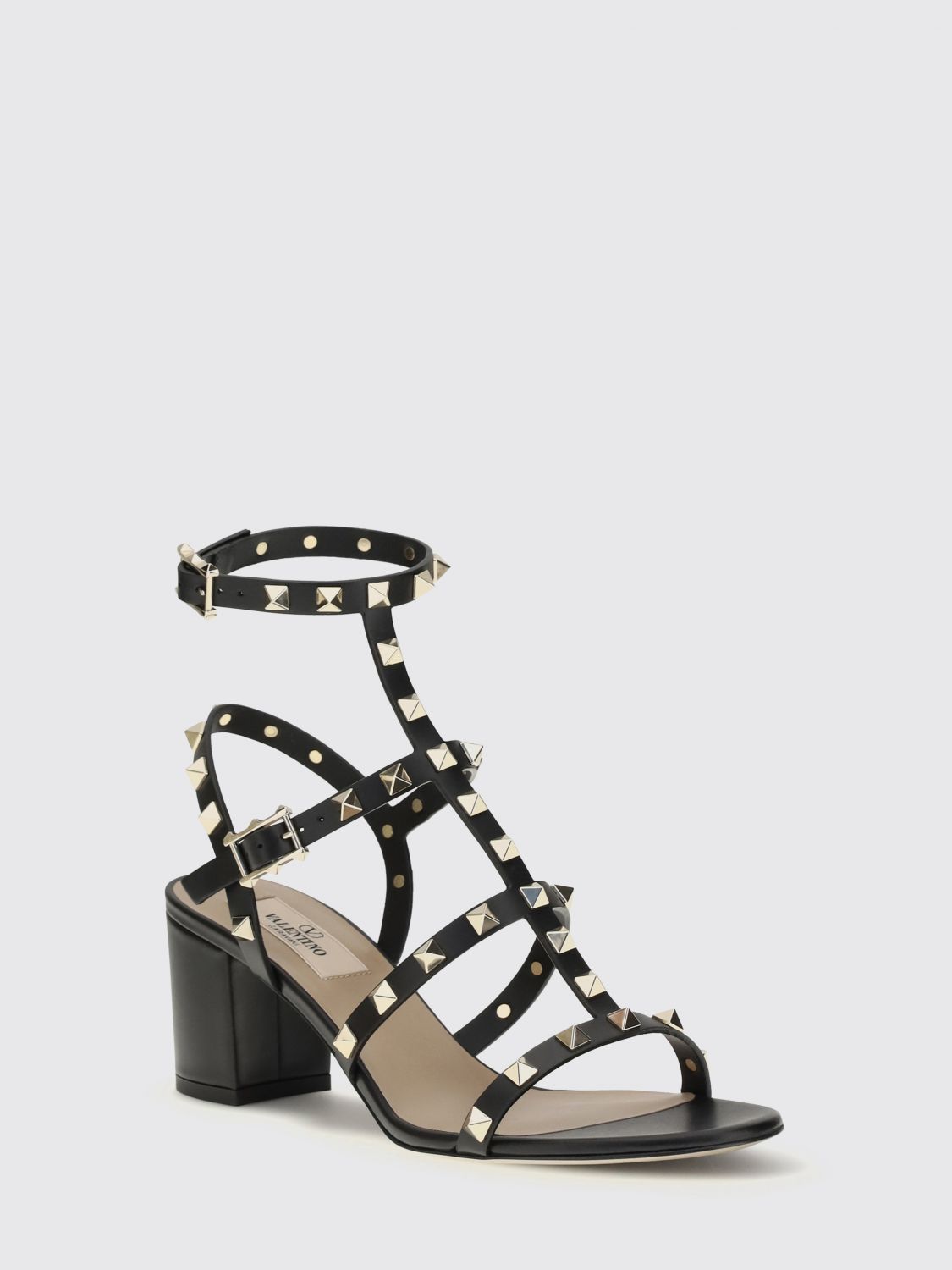 rockstud t-strap mid-heel sandals in calfskin leather