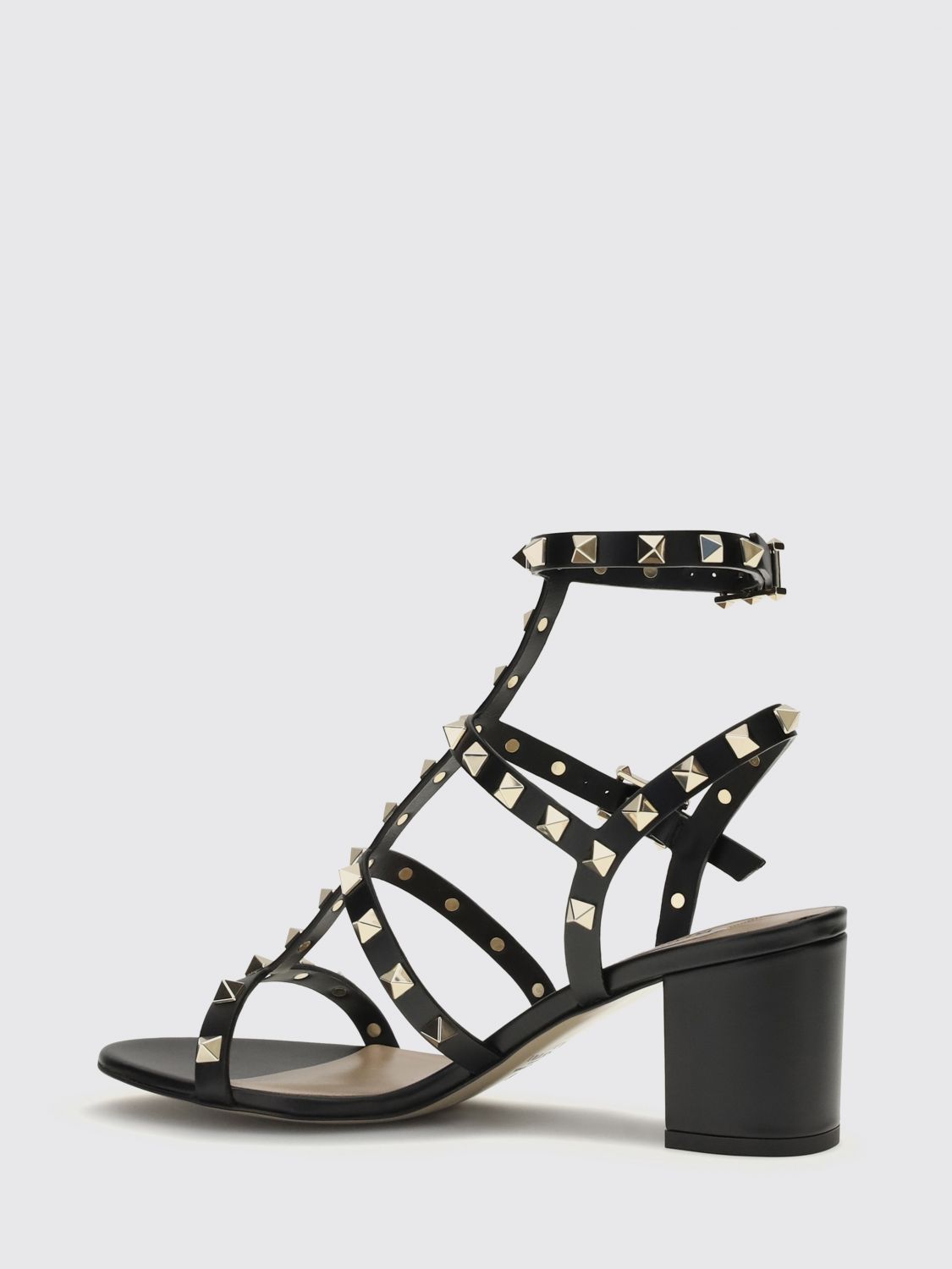 rockstud t-strap mid-heel sandals in calfskin leather