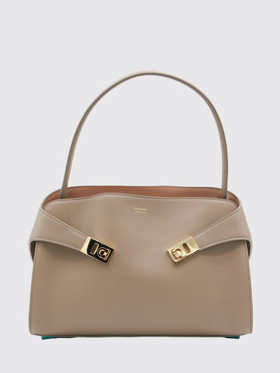 woman's shoulder bag