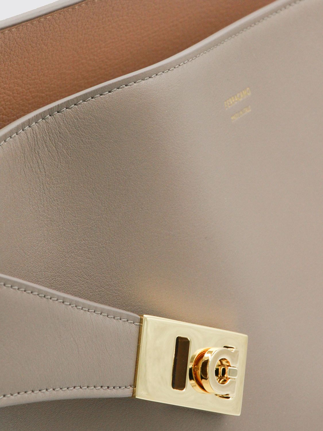 woman's shoulder bag