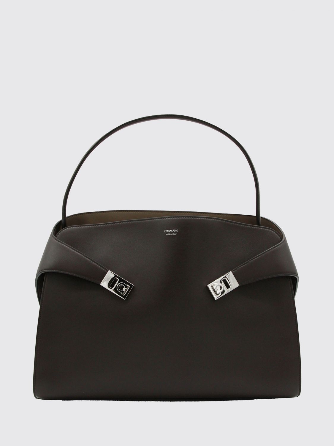 woman's shoulder bag