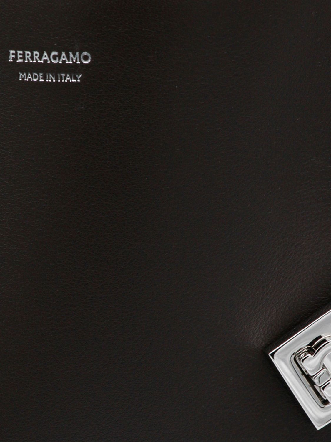 woman's shoulder bag