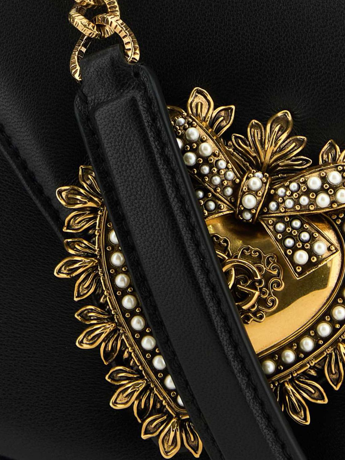 woman's crossbody bag