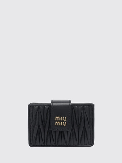 woman's wallet