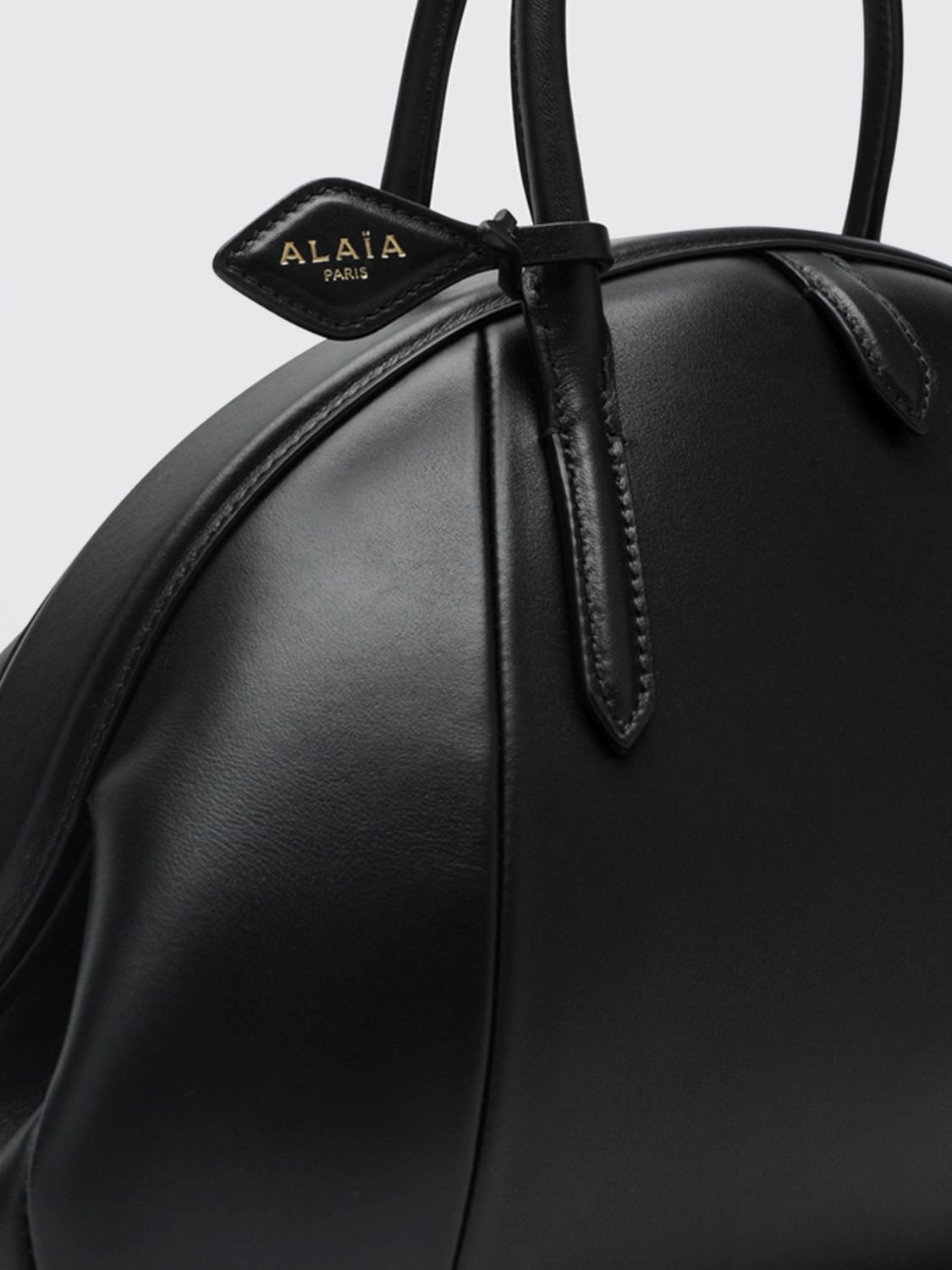 medium purse smooth calfskin leather handbag with snap closure