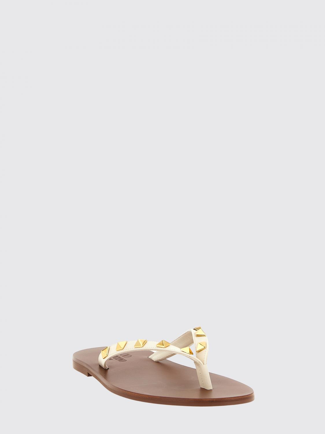 rockstud flat thong sandals in leather with studs