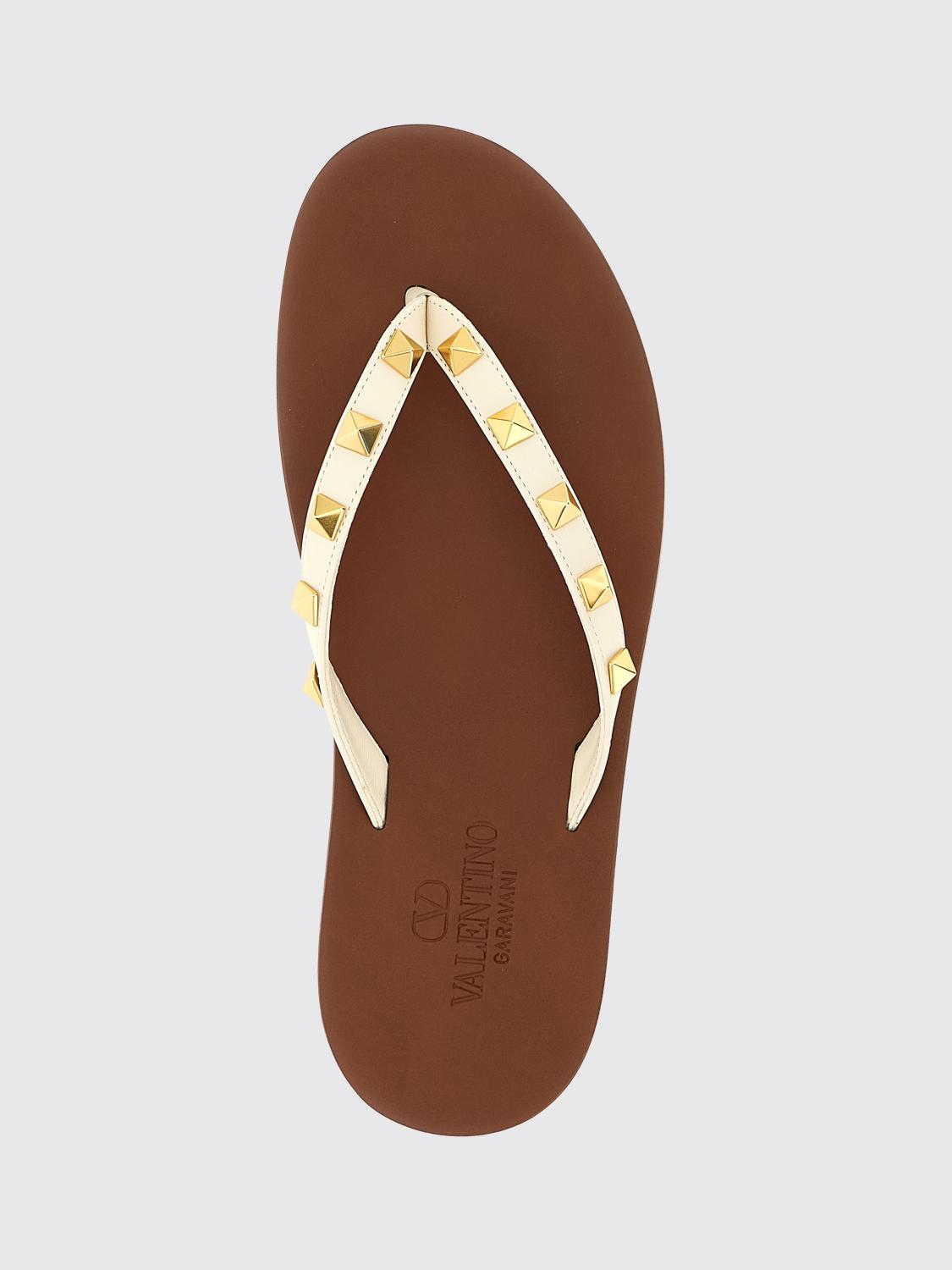 rockstud flat thong sandals in leather with studs