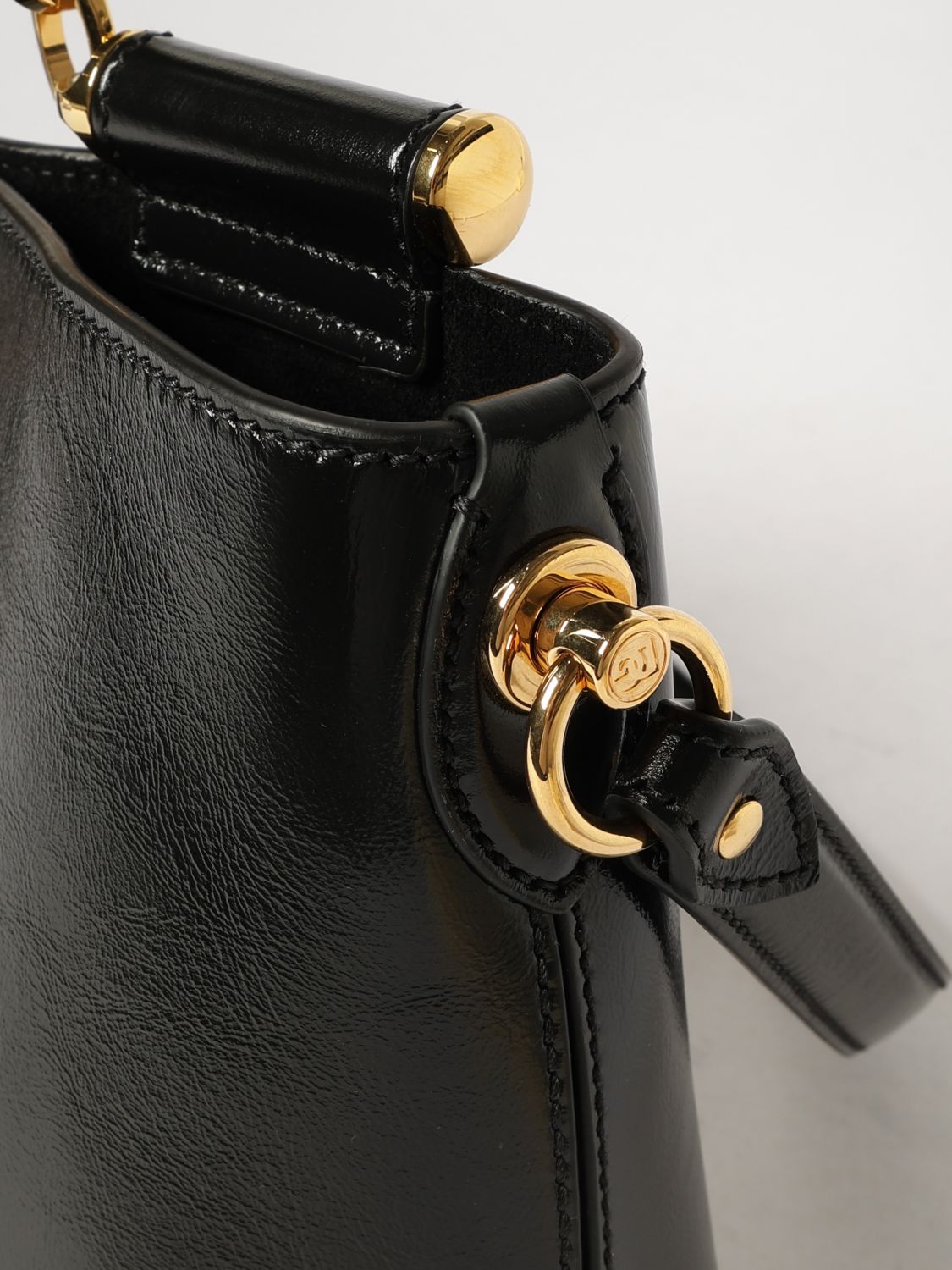 vittoria calfskin leather handbag with removable shoulder strap