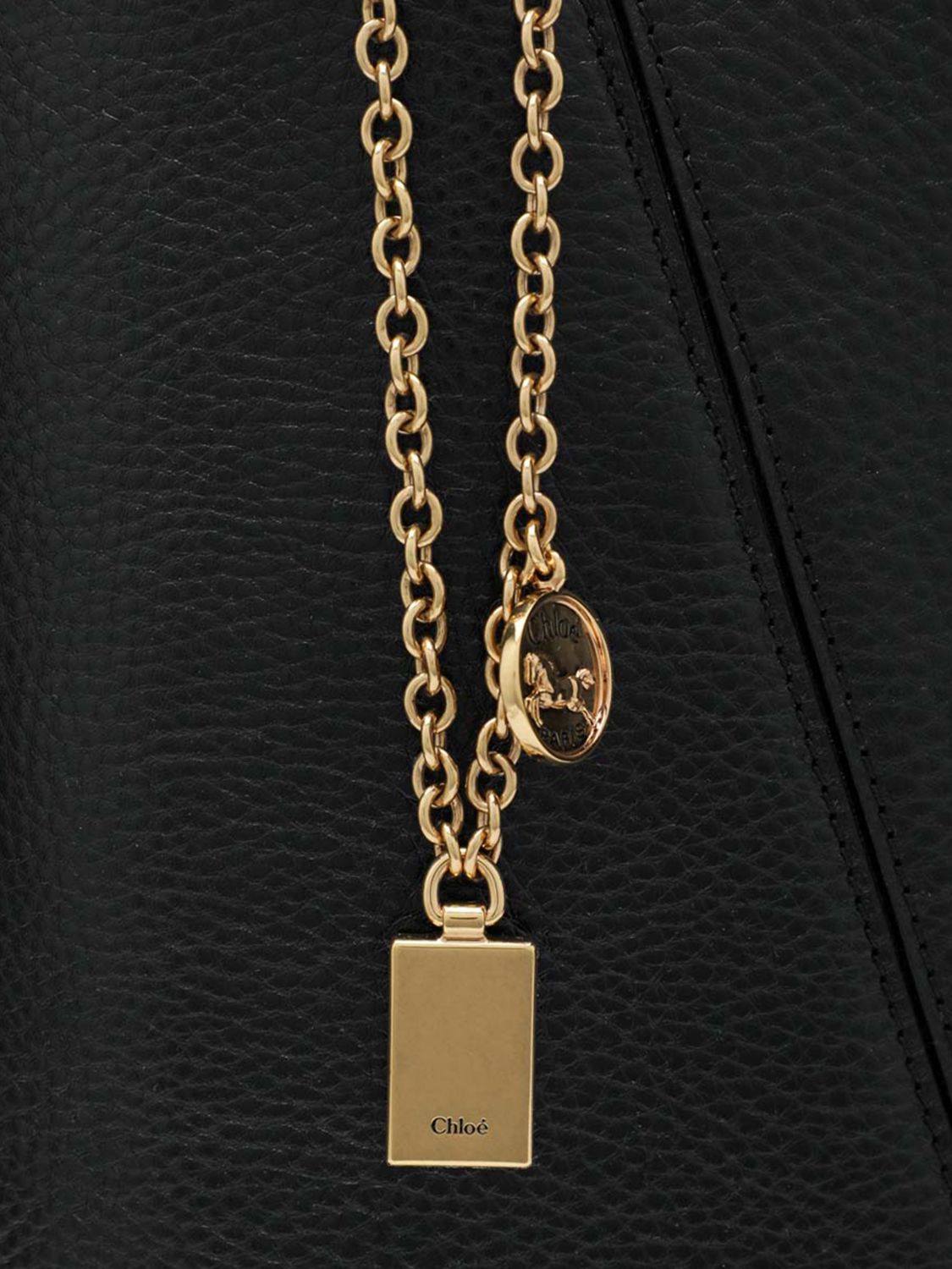 spin large tote bag chloé in grained calfskin with logo charm