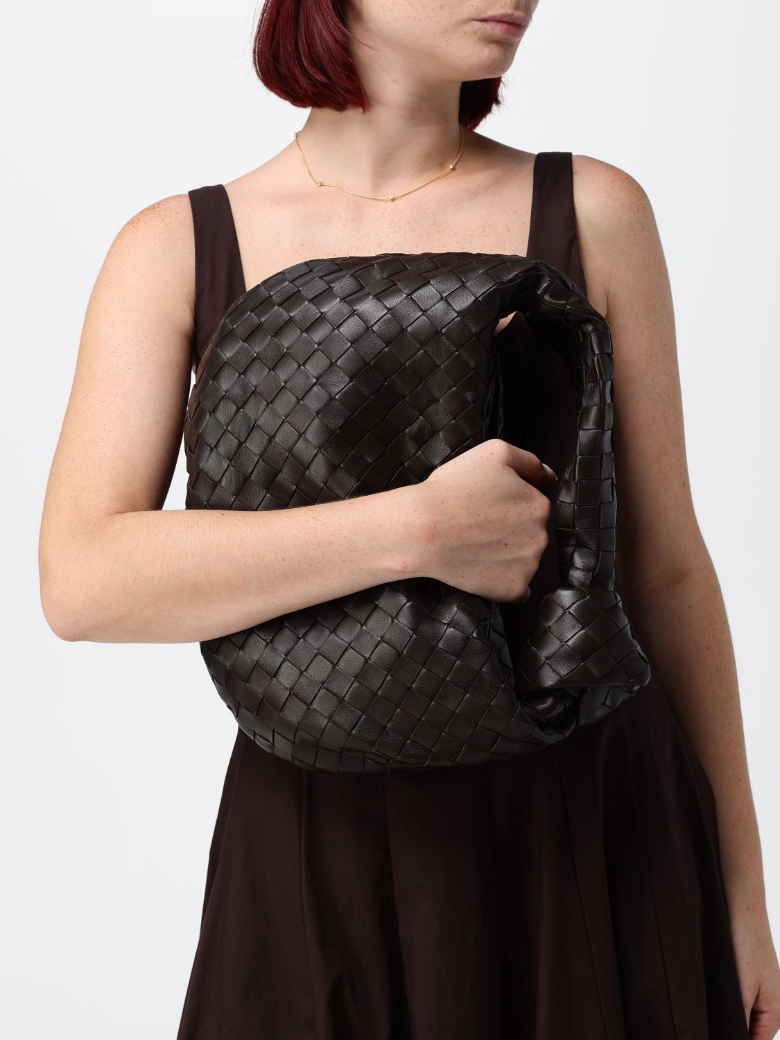 medium jodie handbag in intrecciato leather with knotted handle