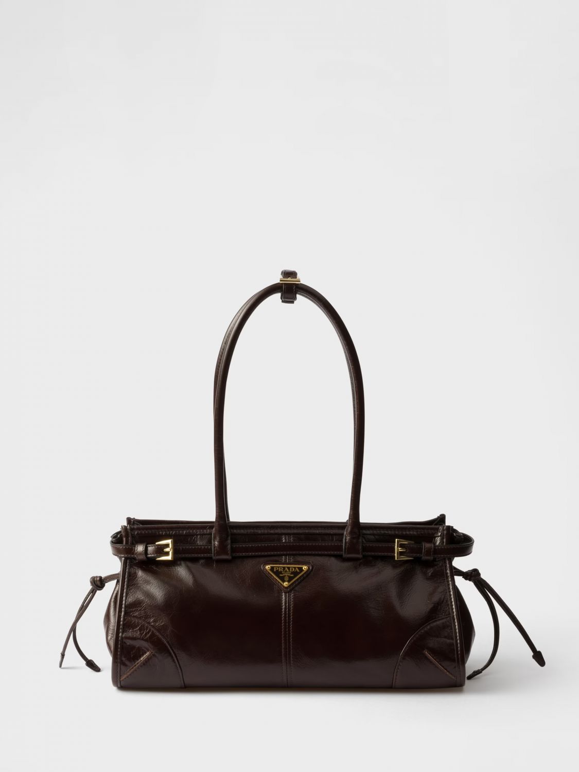woman's shoulder bag