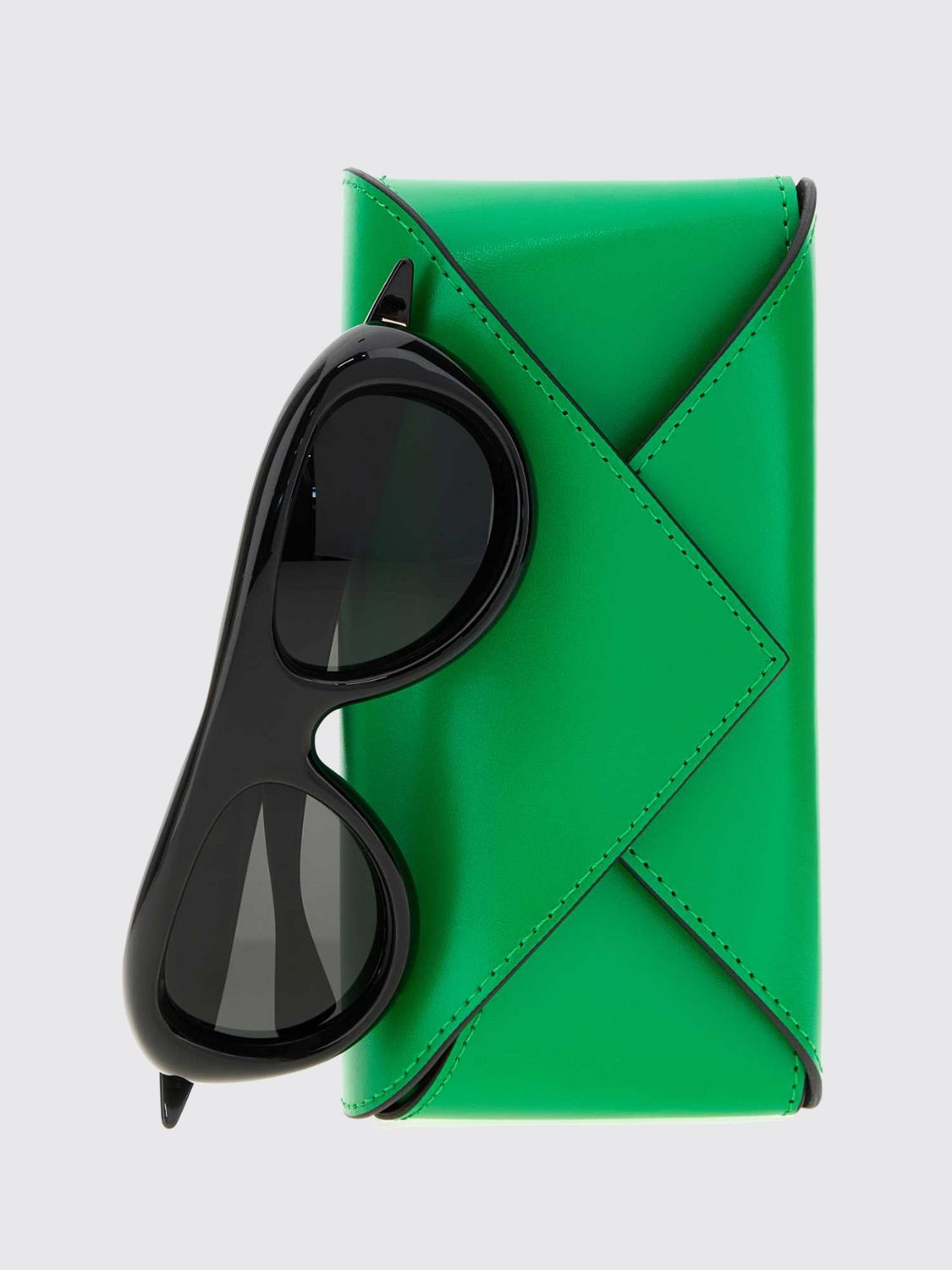 woman's sunglasses
