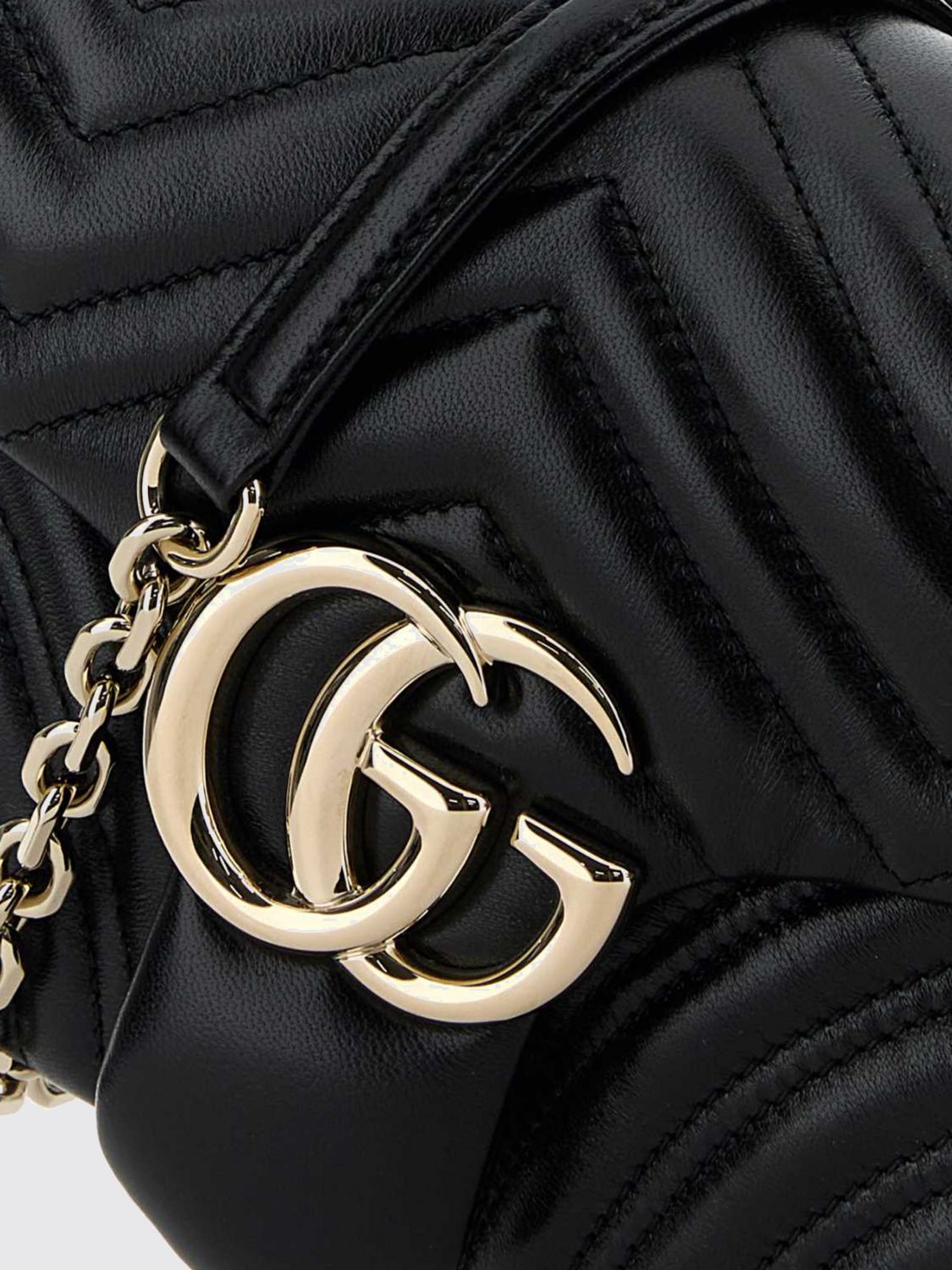 gg marmont shoulder bag in matelassé leather with chain strap