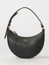 woman's shoulder bag