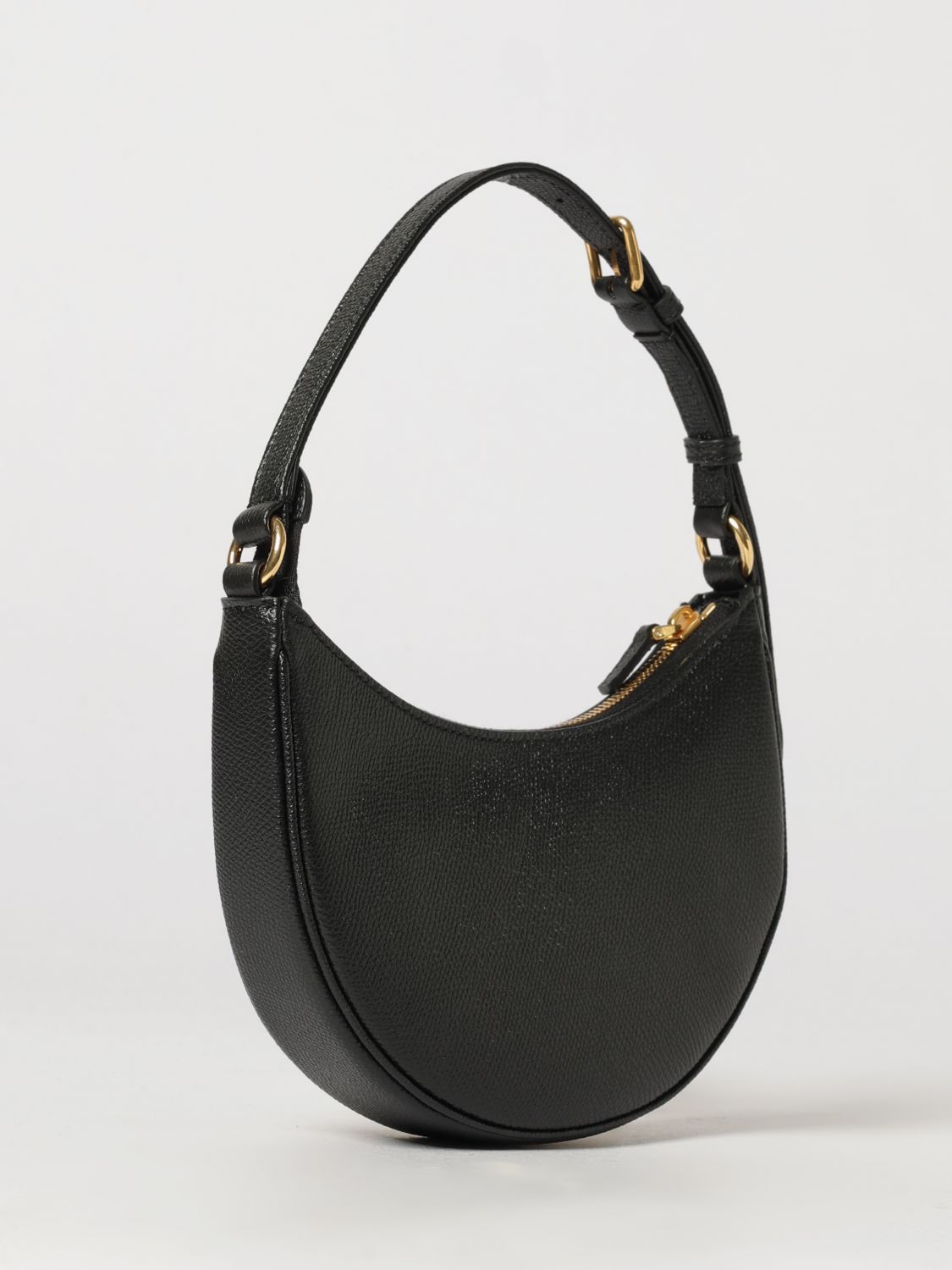 woman's shoulder bag
