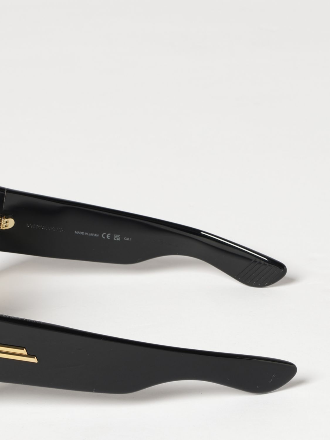woman's sunglasses