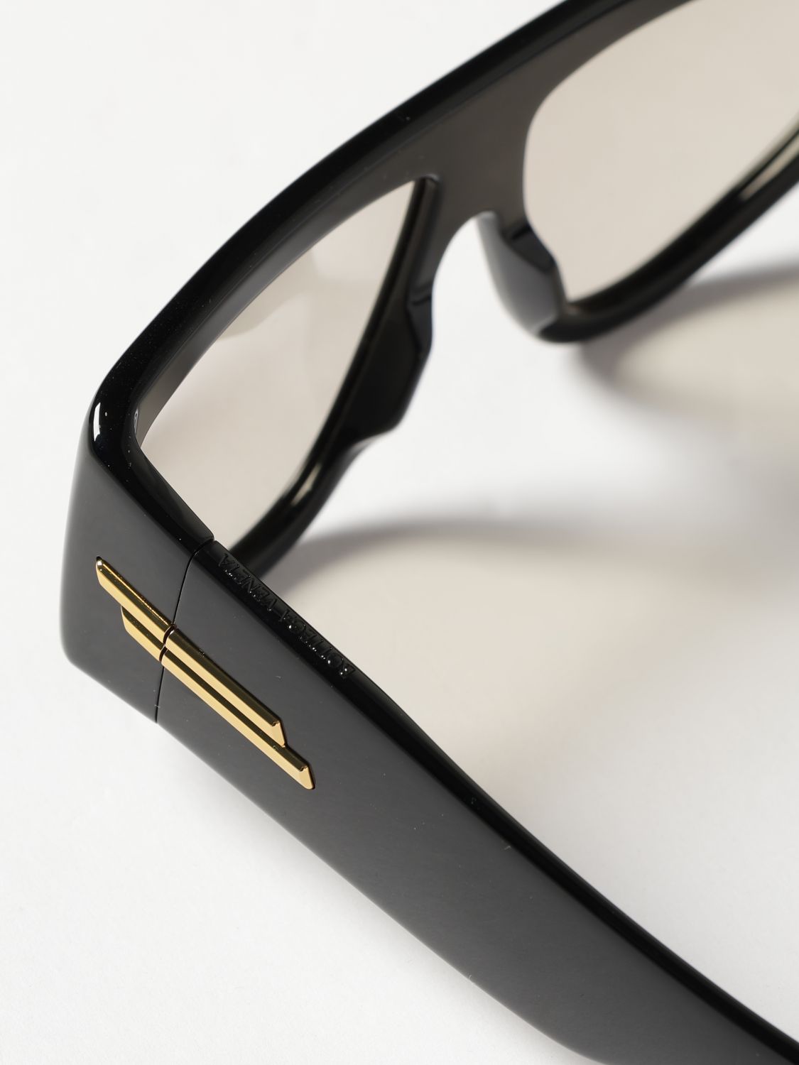 woman's sunglasses
