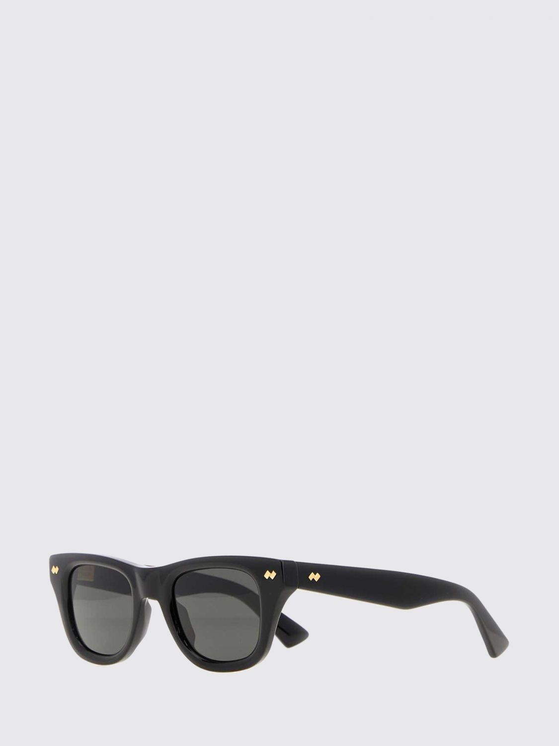 woman's sunglasses