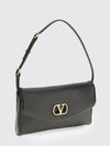 woman's shoulder bag