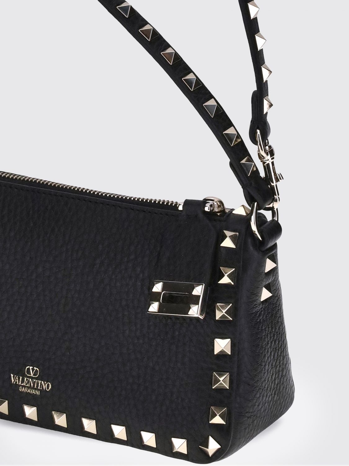 woman's shoulder bag