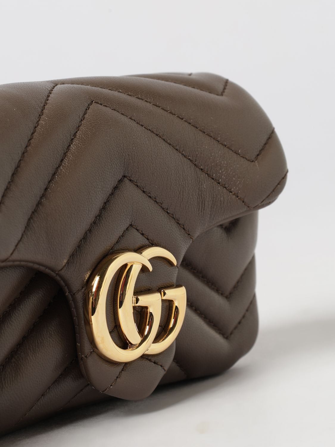 gg marmont matelassé chevron nappa mini crossbody bag